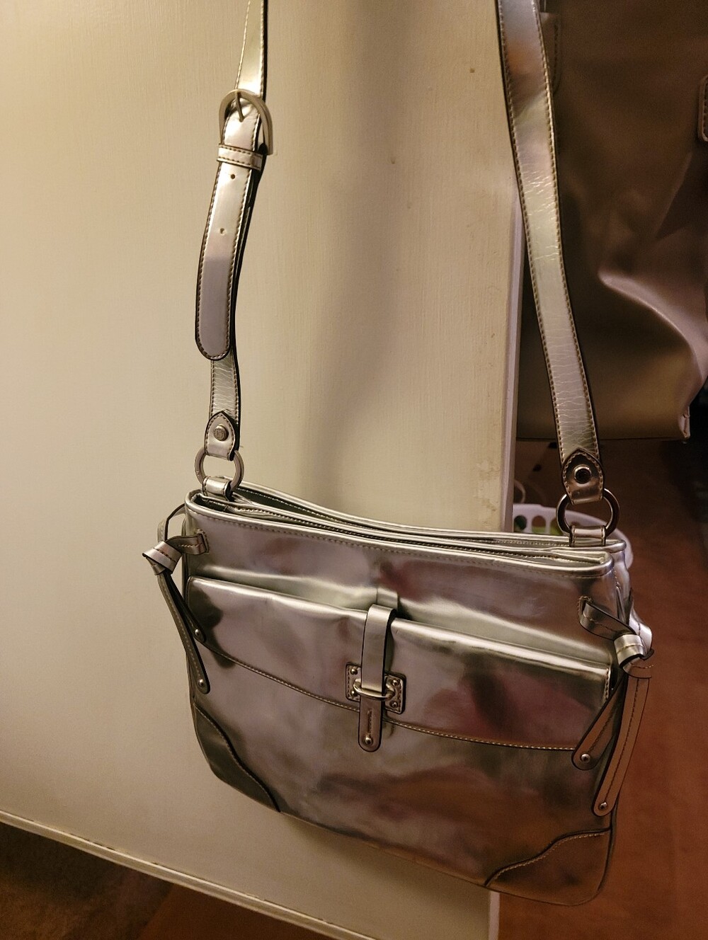 Womens Metallic Silver Shoulder Bag - Sleek Everyday Carry